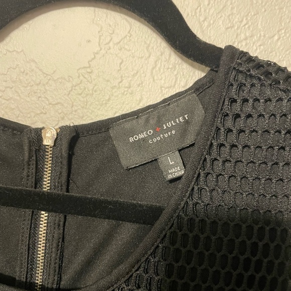 Romeo & Juliet Couture Black Mesh Fit & Flare Sleeveless Dress - Picture 7 of 9